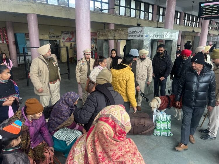 ऑपरेशन ईगल 3 पंजाब पुलिस ने 134 बस स्टैंडों, 181 रेलवे स्टेशनों पर... 1 ऑपरेशन ईगल