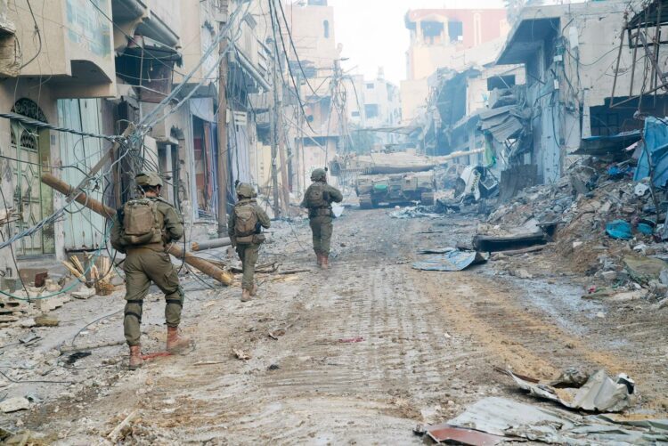 आईडीएफ ने खान यूनिस में हमास प्रमुख याह्या सिनवार के कार्यालय पर मारा छापा