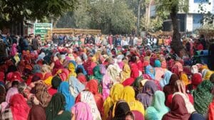 आज प्राधिकरण की तालाबंदी करेंगे किसान