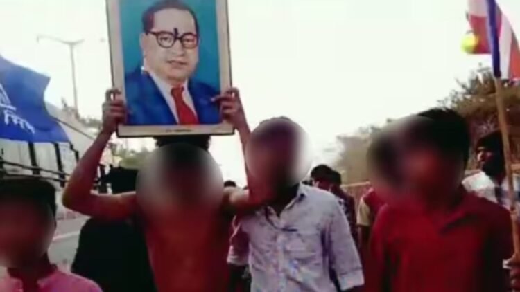 कर्नाटक में अंबेडकर की पूजा में शामिल नहीं हुआ नाबालिग, समूह ने 'निर्वस्त्र' कर घुमाया गया