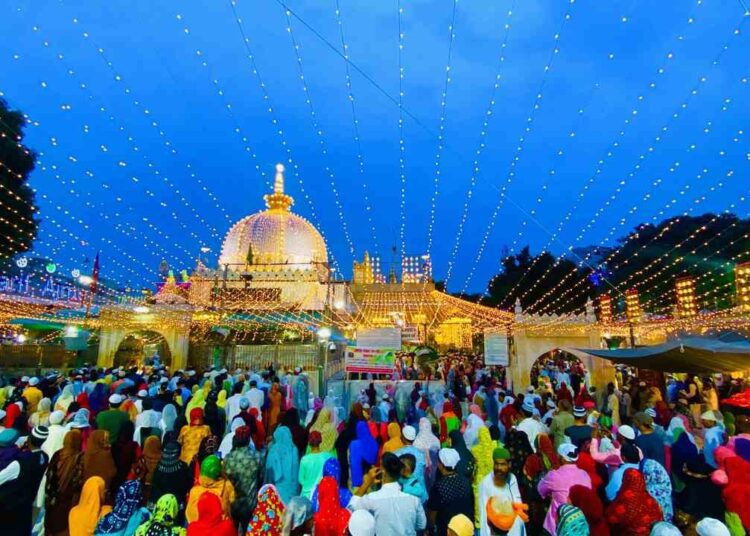 ख्वाजा के उर्स पर दरगाह का जन्नती दरवाजा खुला