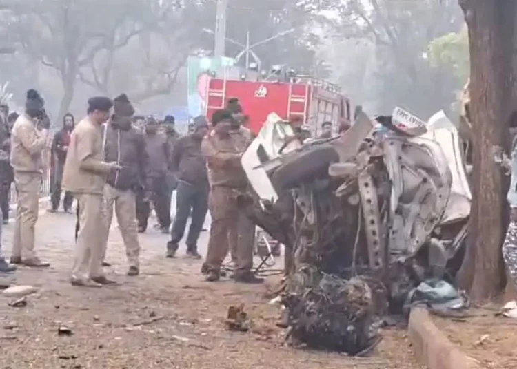 जमशेदपुर में पहली जनवरी की सुबह भीषण सड़क हादसा, छह युवकों की मौत 1 भीषण सड़क हादसा