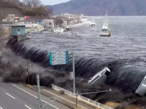 सुनामी की लहरें