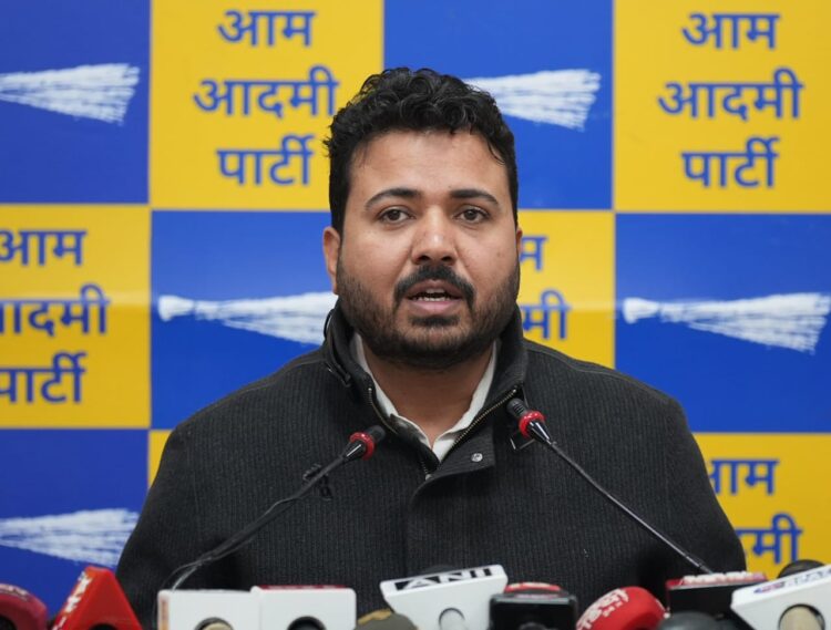 दिल्ली में आम आदमी पार्टी को खत्म करने की साजिश में भाजपा का ऑपरेशन लोटस फिर शुरू
