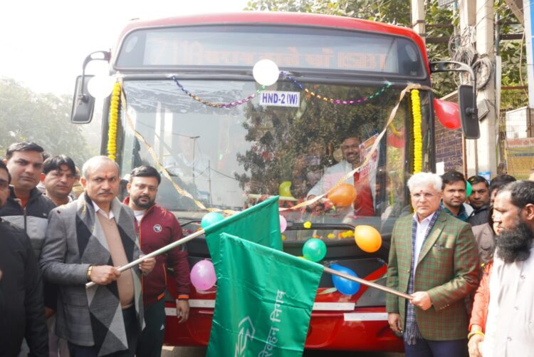 परिवहन मंत्री कैलाश गहलोत ने नए बस रूट 711ए का किया शुभारंभ