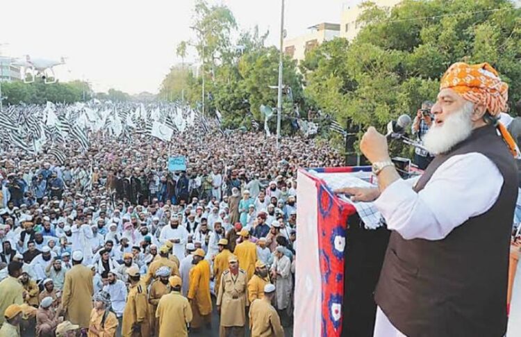 पाकिस्तान में जमीयत उलेमा-ए-इस्लाम-फजल प्रमुख के काफिले पर हमला 1 उलेमा-ए-इस्लाम-फजल