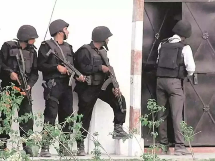 यूपी एटीएस ने बंगाल में मदरसे पर मारा छापा, कंप्यूटर और सिम कार्ड जब्त