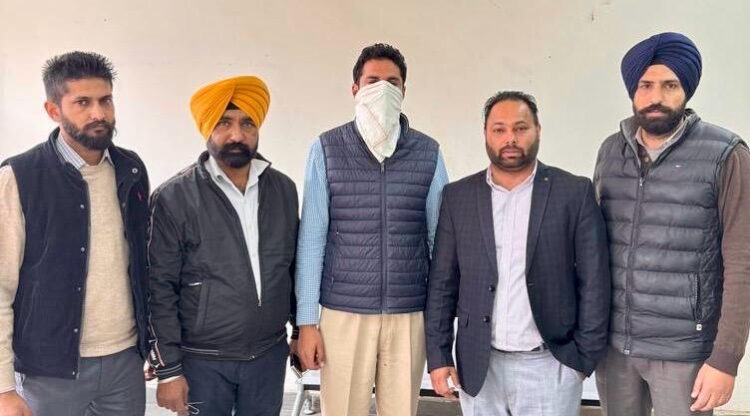 ए. आई. जी. मालविन्दर सिंह सिद्धू केस में वांछित मुलजिम कुलदीप सिंह को किया गिरफ़्तार 1 विजीलैंस ब्यूरो ने ए. आई. जी. मालविन्दर सिंह सिद्धू केस में वांछित मुलजिम कुलदीप सिंह को किया गिरफ़्तार