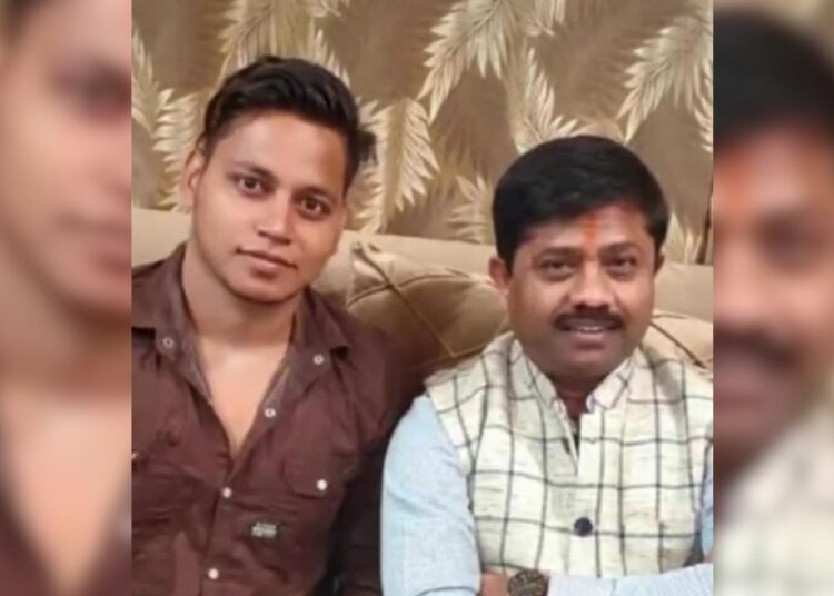 30 केस फिर भी कैसे राजनीतिक रसूख़ की वजह से बचता रहा अजय ठाकुर?