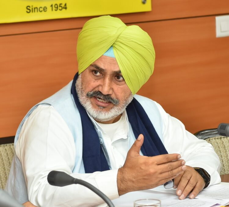 जल संसाधन मंत्री द्वारा किसानों के विरुद्ध दमनकारी कार्यवाहियों की सख़्त निंदा