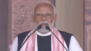 PM Modi Roadshow: PM मोदी का असम के गुवाहाटी में मेगा रोड शो, लोगों ने लगाए मोदी-मोदी के नारे, कुछ इस तरह से किया गया स्वागत