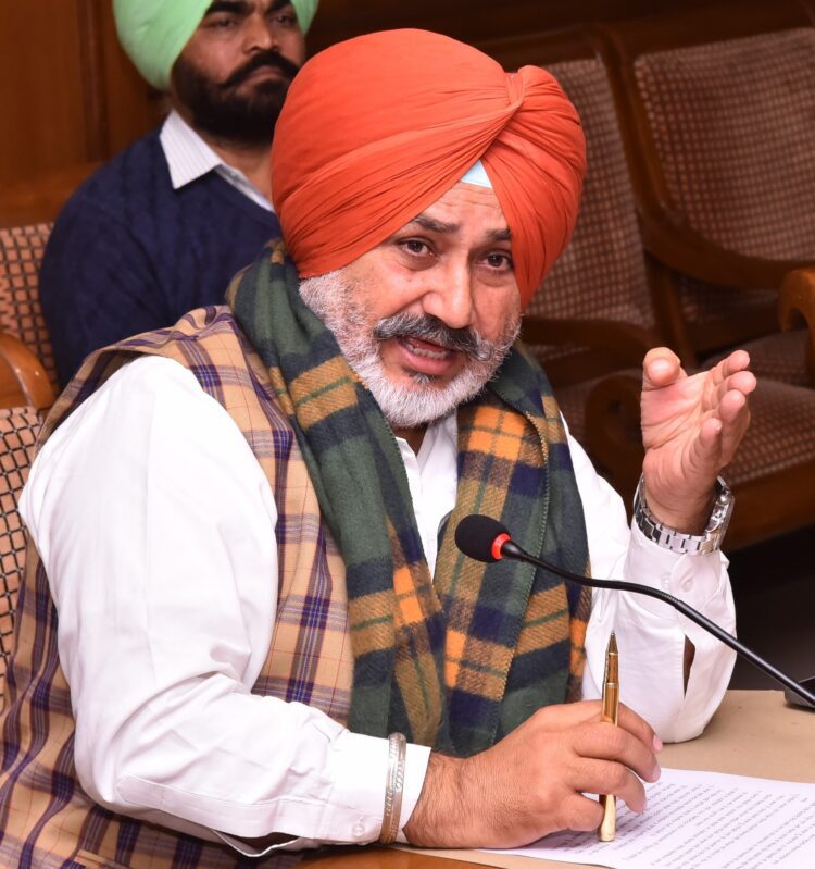 पंजाब सरकार वाजिब दरों पर रेत मुहैया करवाने के लिए खोलेगी 12 और सार्वजनिक रेत खदानें