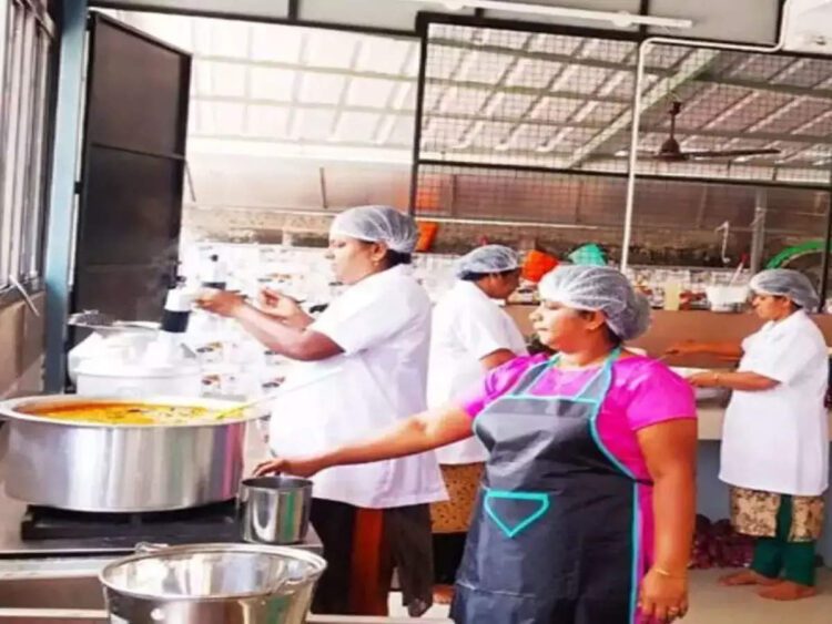 कम्युनिटी किचन ऑप्शन को देखना सरकार का काम, सुप्रीम कोर्ट ने निर्देश देने से किया इनकार