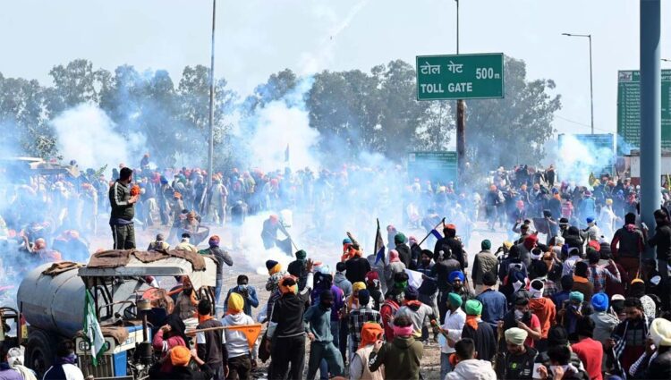 किसान आंदोलन के कारण बनी तनाव की स्थिति, रास्ते बंद होने से लोग परेशान
