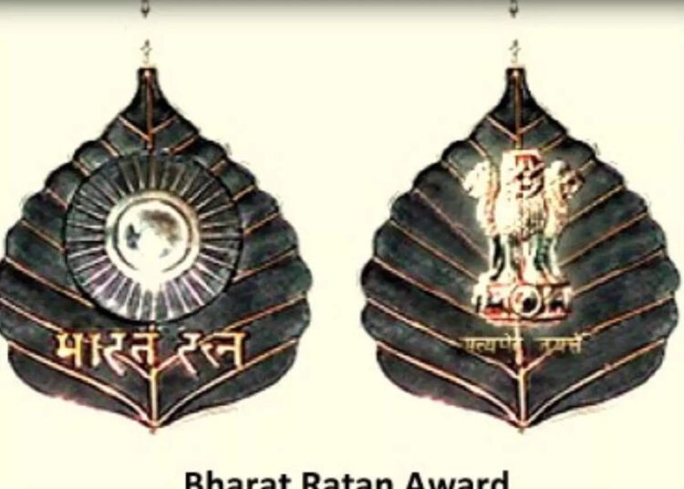 किसे मिला था पहला भारत रत्न, कब हुई थी शुरुआत, देश के सर्वोच्च सम्मान के बारे में हर एक बात जानिए