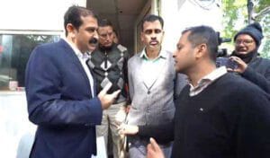 तमाशा करने के मकसद से Kejriwal के घर गईं पुलिस : AAP