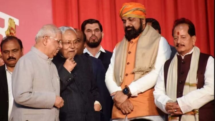 तीन दिन पहले बिहार में बनी एनडीए सरकार, पर मंत्रियों के पास अब भी विभाग नहीं