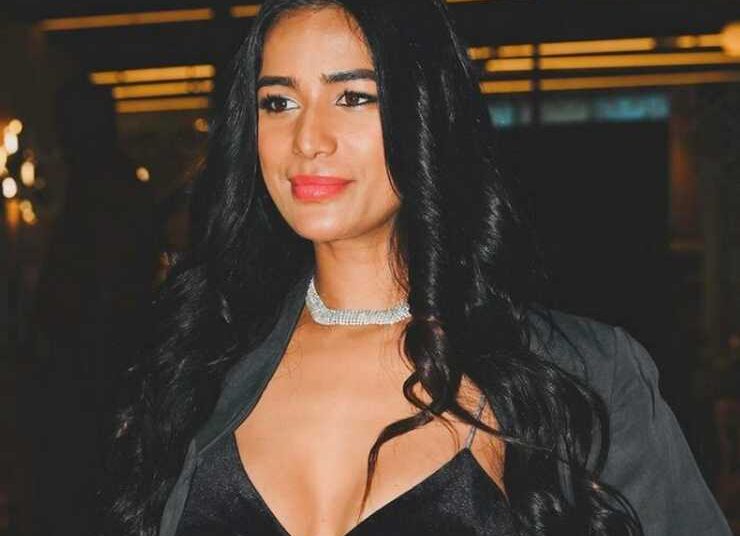 पूनम पांडे की मौत का ढोंग रचने वाली एजेंसी ने मांगी माफी, कहा- किसी भी परेशानी के लिए खेद है