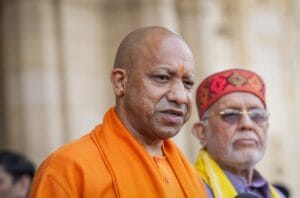 UP के सरकारी स्कूलों में बढ़े हैं 40 लाख विद्यार्थी : CM Yogi