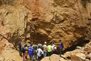 वेनेजुएला में खदान ढहने से 15 लोगों की मौत