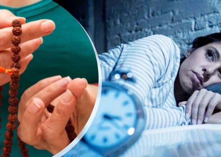 सोने से पहले कर लें इन 5 मंत्रों का जाप, जीवन में कभी नहीं होंगे परेशान