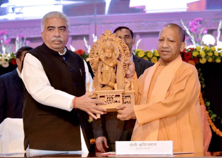 हमने UP को बीमारू मानसिकता से उबारा : CM Yogi