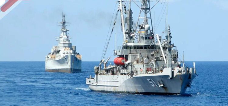 समुद्र में जब डकैतों का होता है हमला, तो दूसरे देश की सेना से कैसे मांगी जाती है मदद, समझिए पूरी बात - how to seek help from navy of another country in sea attack case