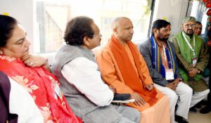 Agra Metro का PM Modi ने किया वर्चुअली उद्घाटन, CM Yogi ने किया सफर - Dainik Savera Times