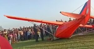 Bihar: ट्रेनिंग के दौरान खेत में गिरा सेना का एयरक्राफ्ट, पायलट सुरक्षित
