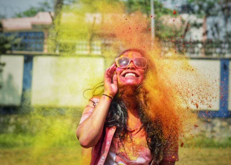 होली पर नहीं खराब होंगे बाल! सिर पर लगा लें ये 4 तेल