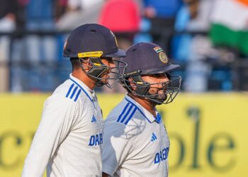 IND vs ENG, 5th Test, Day 2, live Updates: स्टोक्स ने दिया भारत को झटका, रोहित शर्मा आउट