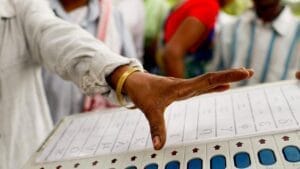 बज गया बिगुल, चुनाव आयोग मतदान की तारीखों कर रहा है एलान
