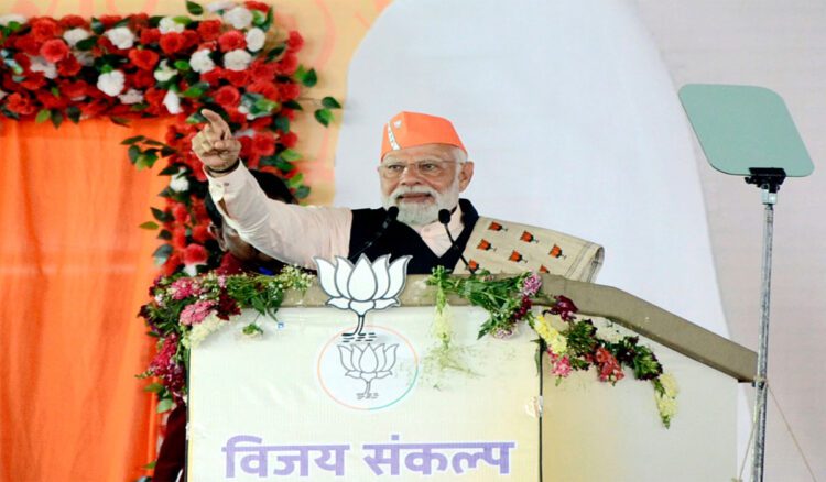 PM Modi ने पश्चिम बंगाल में 15000 करोड़ रुपए की परियोजनाओं का किया उद्घाटन