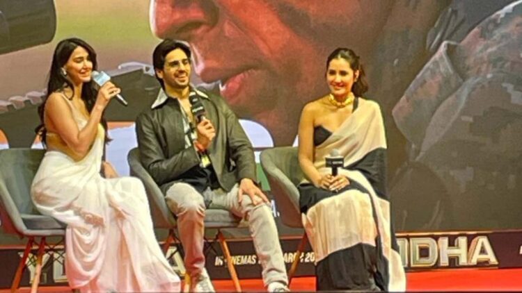 Siddharth Malhotra ने राशि खन्ना और दिशा पाटनी के साथ दिल्ली में किया 'योद्धा' का प्रमोशन