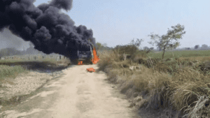 गाजीपुर में शादी में जा रही बस पर गिरा हाईटेंशन तार,कई की मौत की आशंका