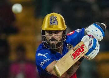 Virat और Karthik ने दमदार पारियों की बदौलत 4 विकेटों से पंजाब किंग को हराया