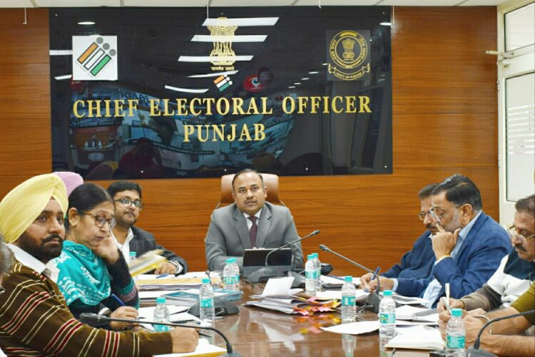 जिला अधिकारी गलत जानकारियों और सूचनाओं का तुरंत खंडन करें: सिबिन सी