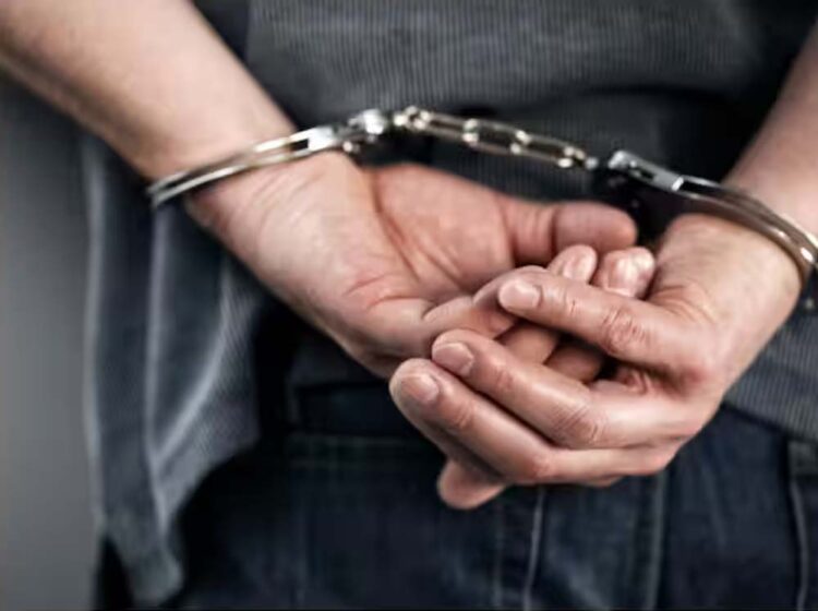 ग्रेटर नोएडा में स्क्रैप माफिया रवि काना गिरोह का इनामी सदस्य गिरफ्तार