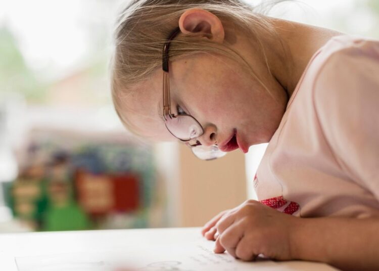 क्या होती है डाउन सिंड्रोम की बीमारी, कैसे करें पहचान