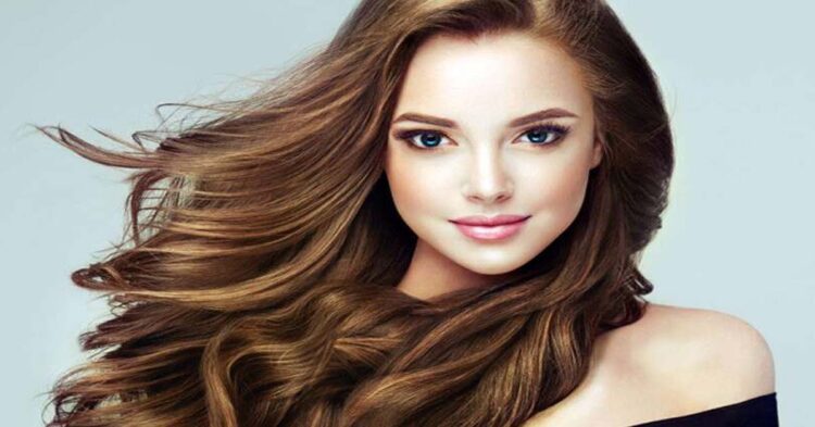 बालों को लंबे और मजबूत करने के लिए फॉलों करें ये टिप्स