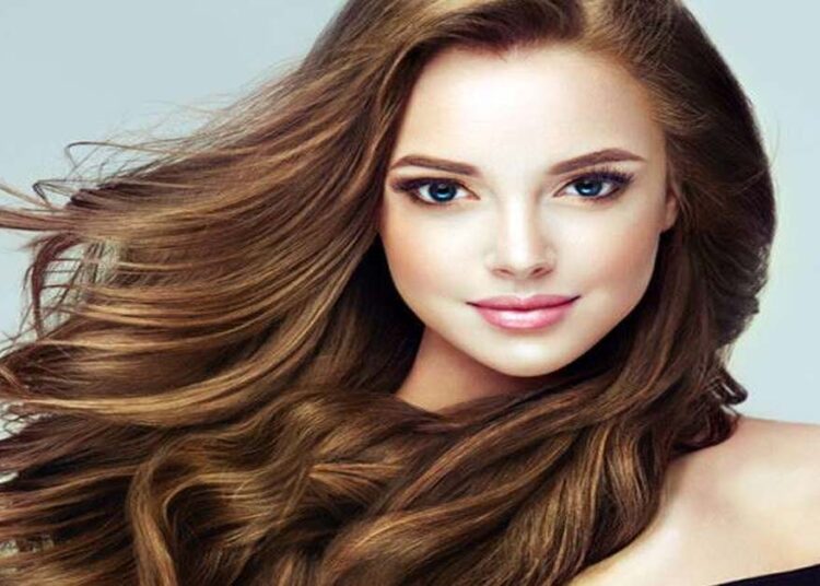 बालों को लंबे और मजबूत करने के लिए फॉलों करें ये टिप्स