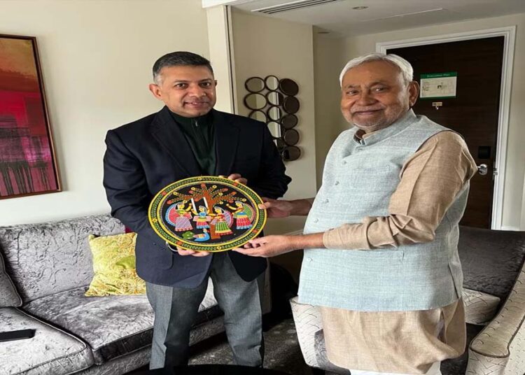 ब्रिटेन दौरे पर CM Nitish Kumar की भारत के उच्चायुक्त विक्रम के. दोराईस्वामी से मुलाकात