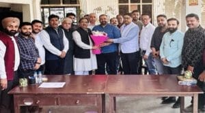 भाजपा प्रदेश महामंत्री Rakesh Rathore ने साथियों सहित सुशील रिंकू का भाजपा में शामिल होने पर किया पुष्पित अभिनंदन