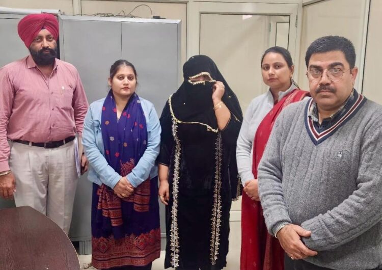 महिला सीनियर सहायक