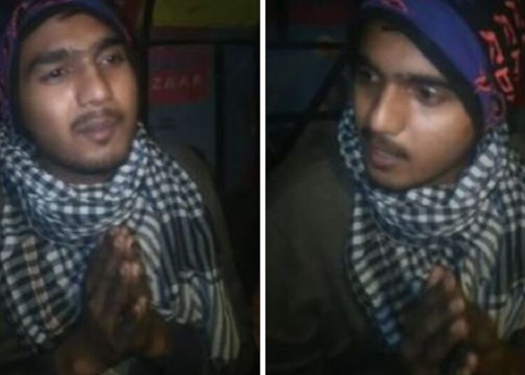 'मैं निर्दोष हूं, सब मेरे भाई ने किया...', बदायूं डबल मर्डर केस में दूसरे आरोपी का Video | video of second accused javed in Budaun double murder case victim family says it might be supari killing stwtg