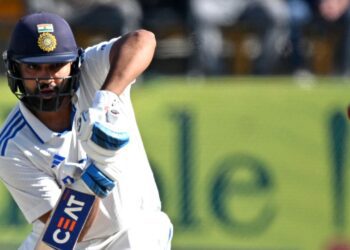 रोहित ने निकाला बैजबॉल का दम, ठोका शतक, धर्मशाला में कांपा इंग्लैंड