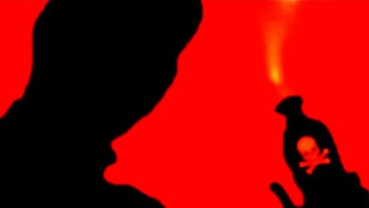 लड़की को उठाने और एसिड फेंकने आए थे बदमाश, खुद ही झुलस गए