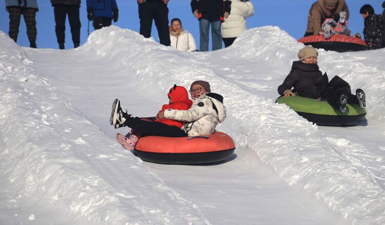 शिनच्यांग के अल्ताय क्षेत्र में बर्फ अर्थव्यवस्था का तेज विकास 1 शिनच्यांग के अल्ताय क्षेत्र में बर्फ अर्थव्यवस्था का तेज विकास