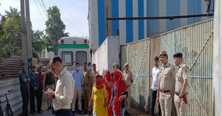 सिलेंडर से गैस रिसाव के कारण आग लगी, तीन बच्चों सहित पांच की मौत