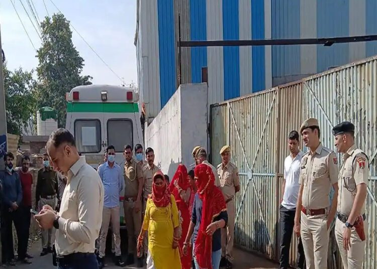 सिलेंडर से गैस रिसाव के कारण आग लगी, तीन बच्चों सहित पांच की मौत